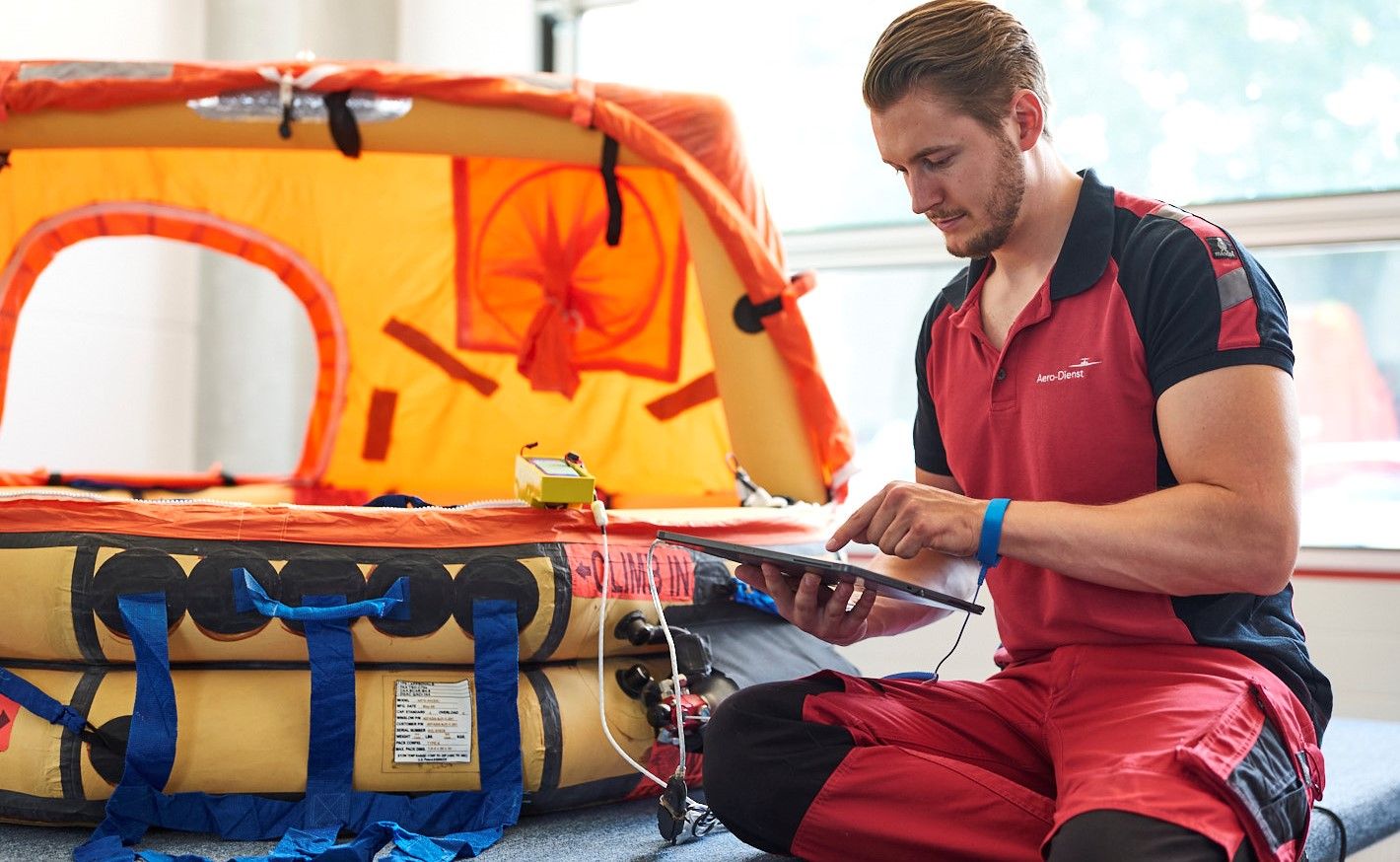 images/Insights/Aerodienst_Liferaft_162_S_test_format.jpg