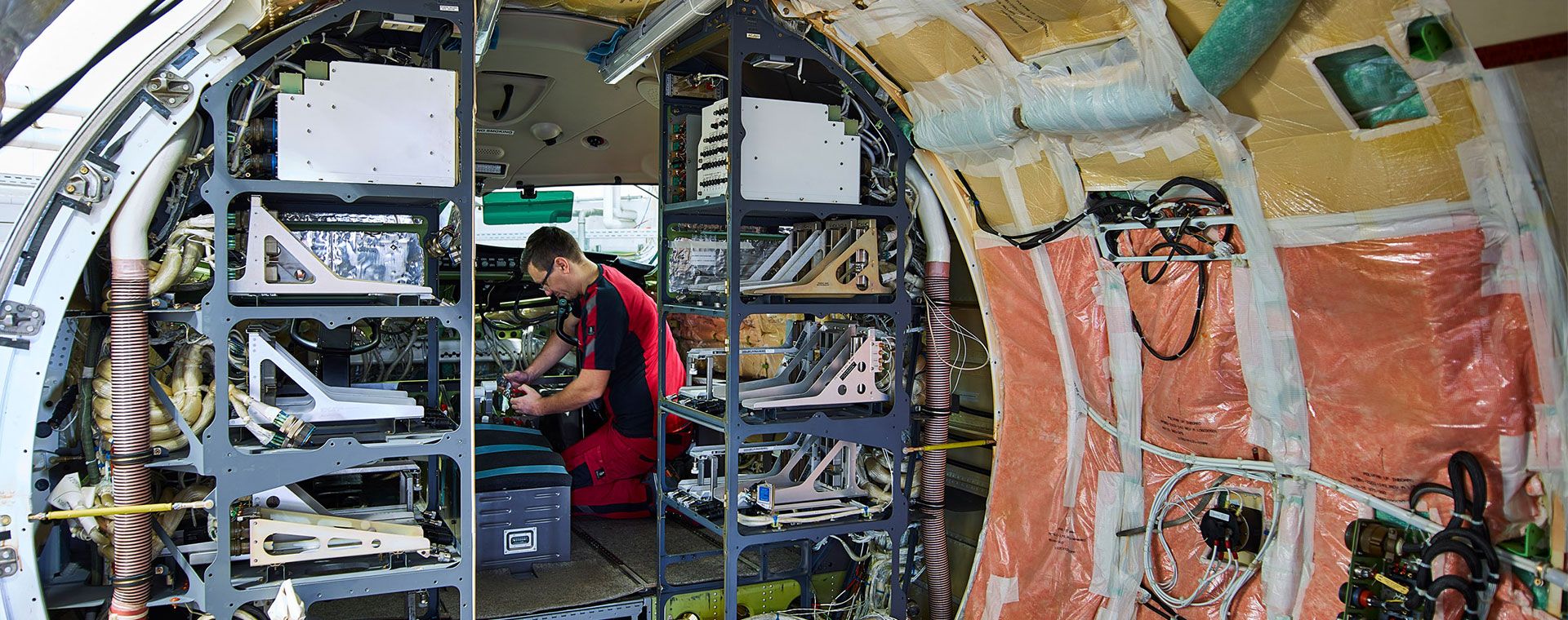 images/header/header_avionics.jpg